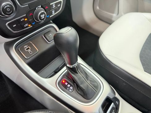 Used 2019 Jeep Compass Latitude w/ Popular Equipment Group FWD image 15