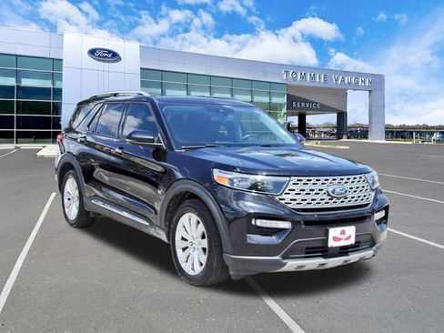 Certified 2022 Ford Explorer Limited w/ Equipment Group 301A RWD image 6
