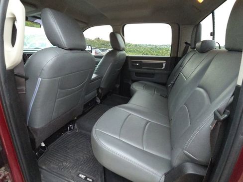 Used 2019 RAM 1500 Classic SLT AWD/4WD image 14