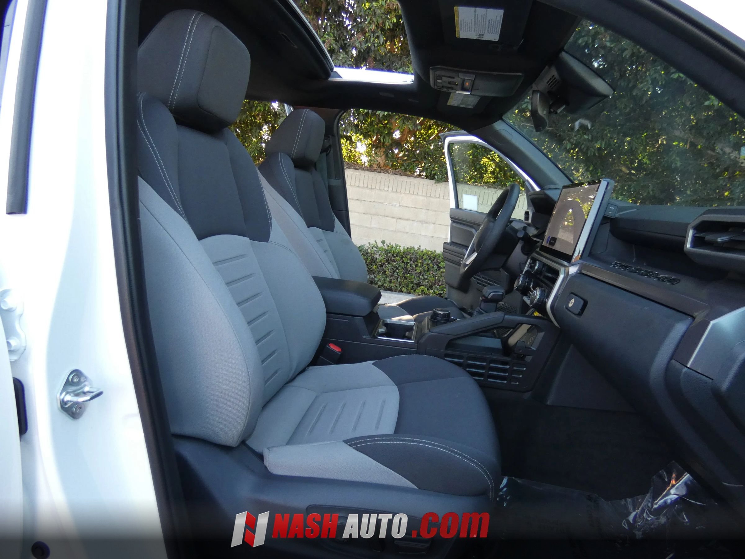 Used 2026 Toyota Tacoma TRD Sport w/ TRD Sport Upgrade Package AWD/4WD image 28
