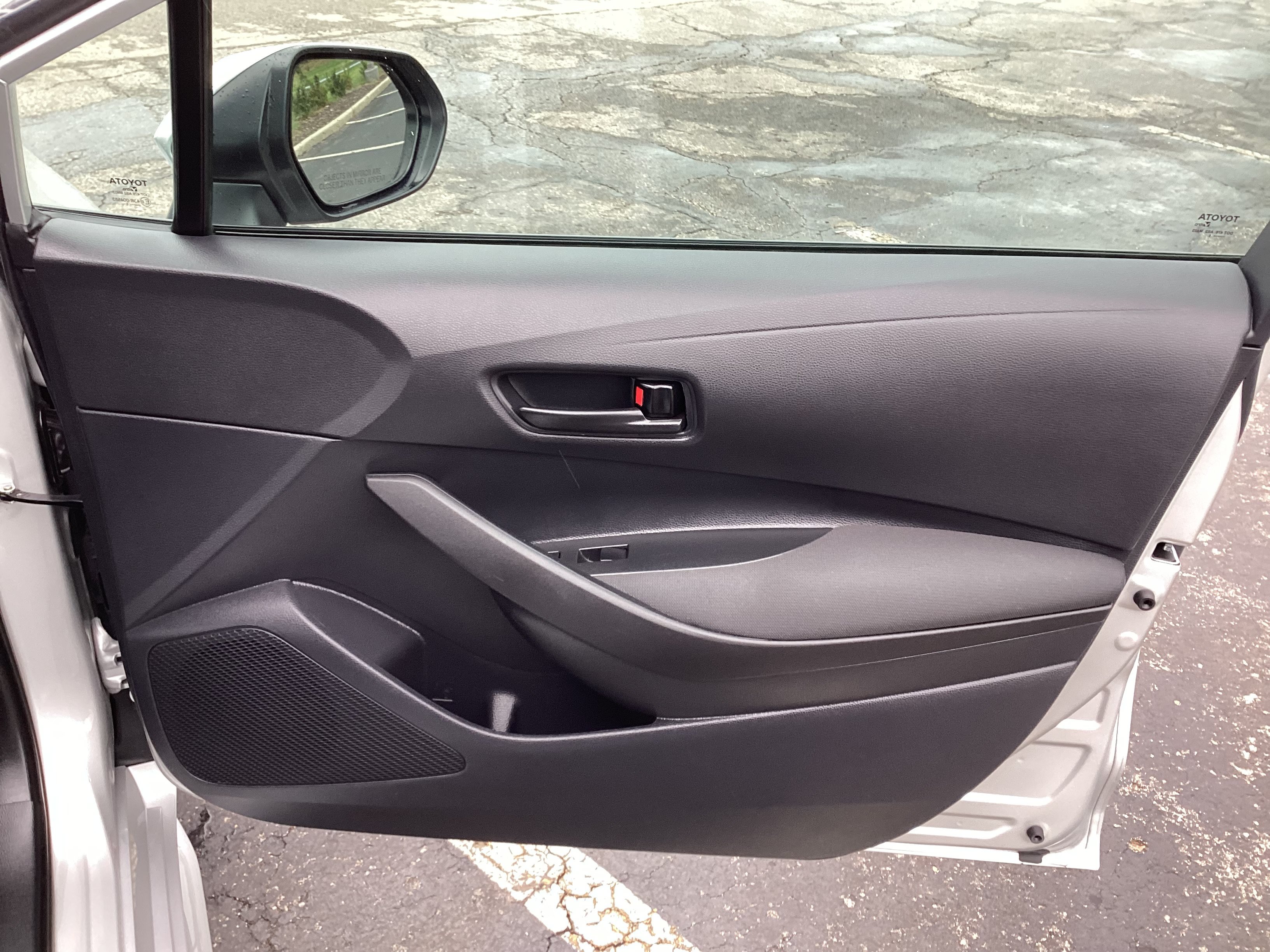 Certified 2025 Toyota Corolla LE FWD image 9
