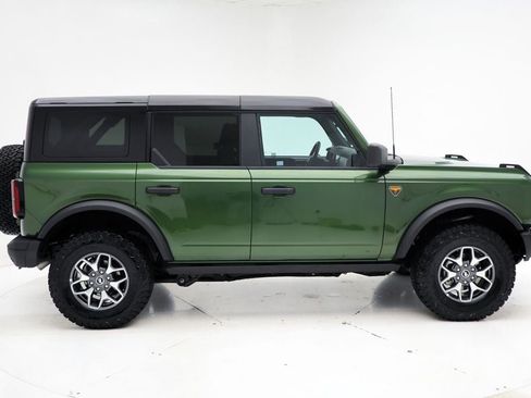 Used 2025 Ford Bronco Badlands image 3