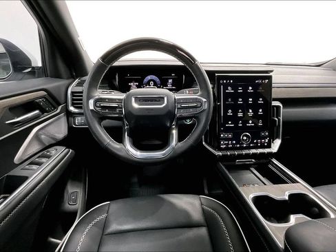 Used 2025 GMC Acadia Denali w/ Super Cruise Package FWD image 6