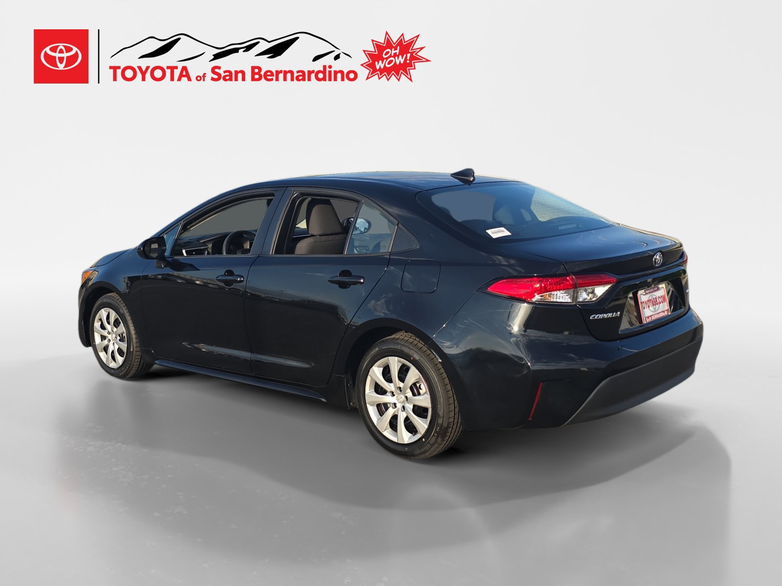 Certified 2025 Toyota Corolla LE FWD image 3