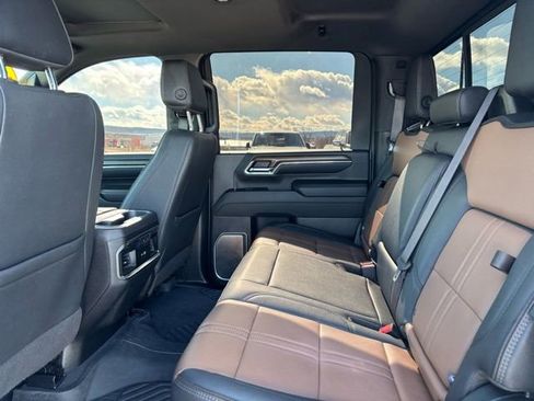 Used 2024 Chevrolet Silverado 3500 High Country w/ Technology Package image 19