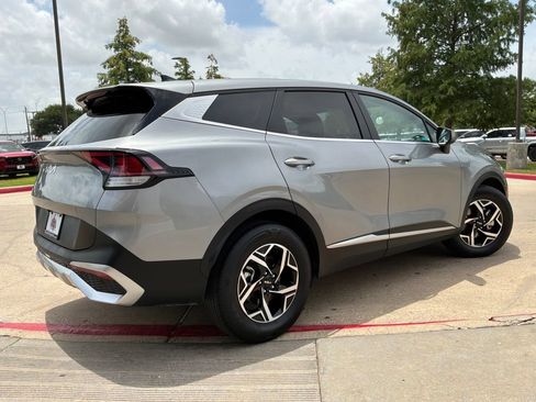 Used 2025 Kia Sportage LX FWD image 6