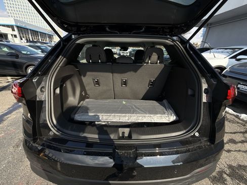 New 2027 Chevrolet Bolt LT w/ Comfort Package image 25