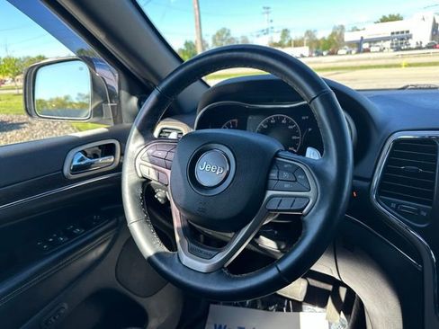 Used 2017 Jeep Grand Cherokee Limited AWD/4WD image 29