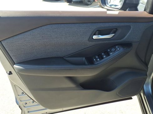 Certified 2023 Nissan Rogue SV image 16