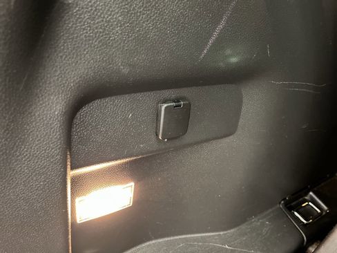 Used 2014 Ford Explorer XLT w/ Equipment Group 202A AWD/4WD image 30