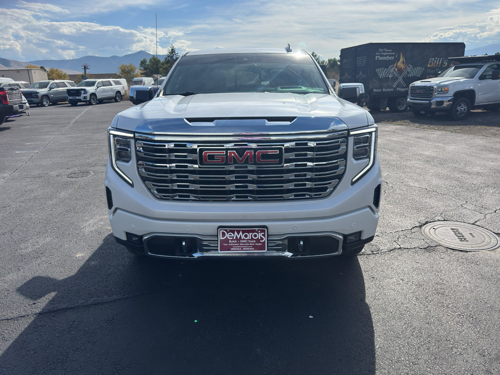 Used 2023 GMC Sierra 1500 Denali w/ Technology Package AWD/4WD image 2