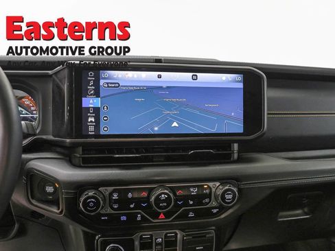 Used 2024 Jeep Wrangler Unlimited Sahara w/ Technology Group AWD/4WD image 12