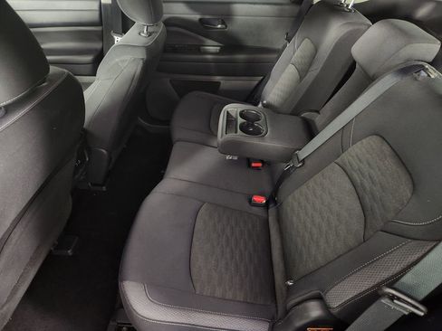 Used 2024 Nissan Pathfinder SV AWD/4WD image 12