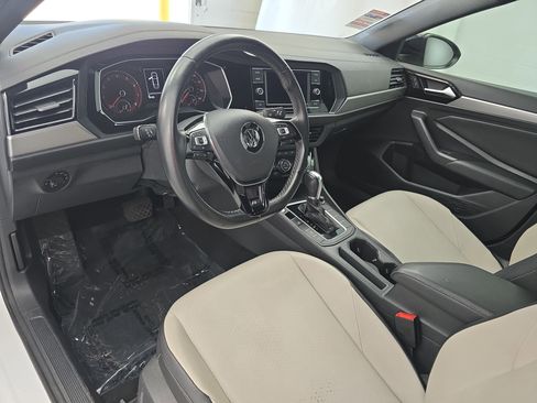 Used 2019 Volkswagen Jetta R-Line FWD image 15