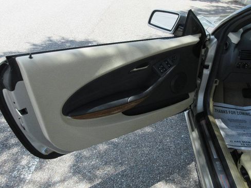 Used 2005 BMW 645Ci Convertible RWD image 12