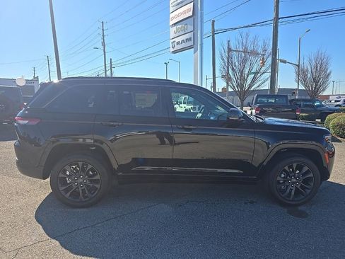 New 2026 Jeep Grand Cherokee Limited AWD/4WD image 2