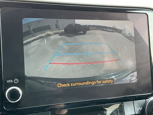 Used 2023 Toyota Highlander XLE image 22