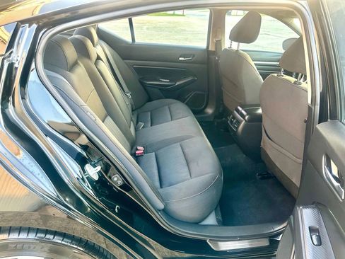 Used 2019 Nissan Altima 2.5 SV image 12