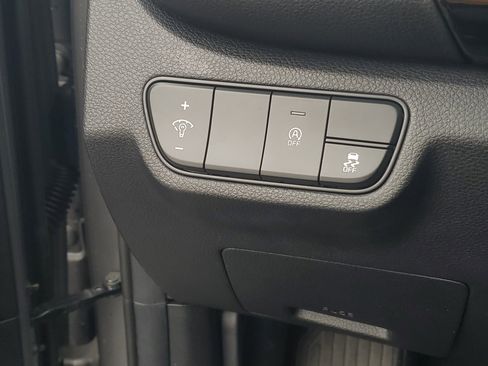 Used 2025 Kia Seltos S FWD image 14
