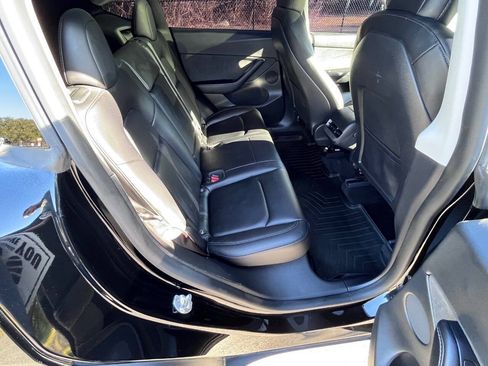 Used 2021 Tesla Model Y Long Range AWD/4WD image 34