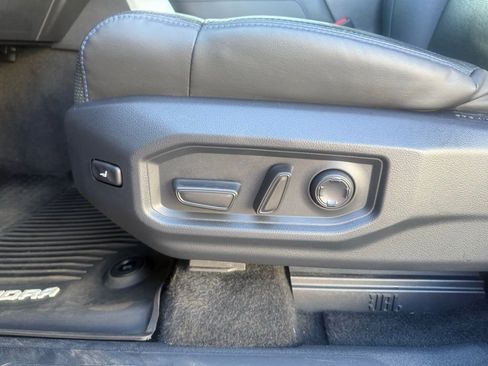 Used 2022 Toyota Tundra Platinum w/ Advanced Package AWD/4WD image 15
