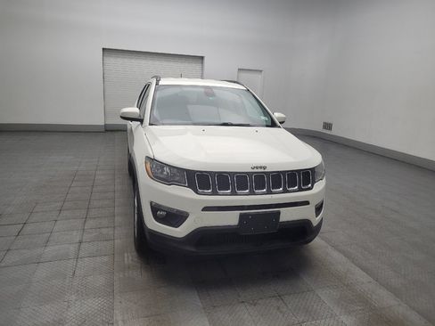 Used 2018 Jeep Compass Latitude w/ Cold Weather Group AWD/4WD image 14