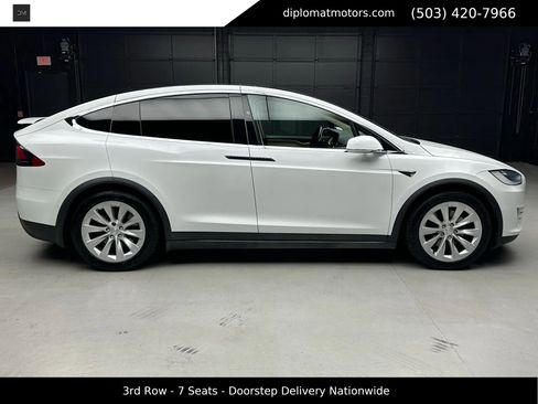 Used 2019 Tesla Model X 100D image 8