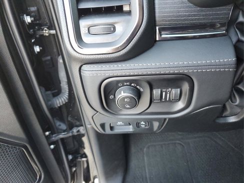 Certified 2024 RAM 1500 Limited w/ Body Color Bumper Group image 27