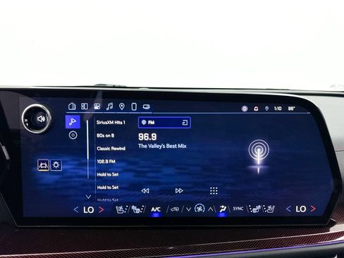 Used 2024 Chevrolet Traverse RS FWD image 6