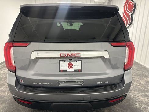 Used 2022 GMC Yukon XL SLE w/ Gmc Pro Safety Plus Package AWD/4WD image 7