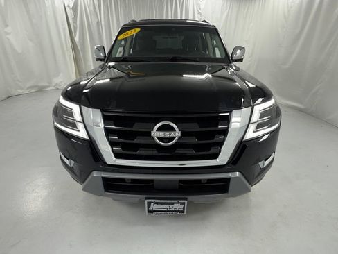 Used 2023 Nissan Armada Platinum w/ Captain's Chairs Package AWD/4WD image 8