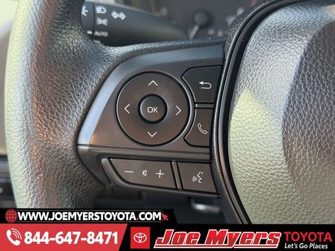 Used 2025 Toyota Corolla LE image 23