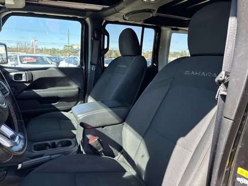 Used 2021 Jeep Wrangler Unlimited Sahara image 9