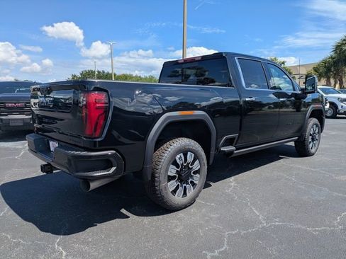 New 2026 GMC Sierra 3500 Denali w/ Denali Reserve Package AWD/4WD image 4