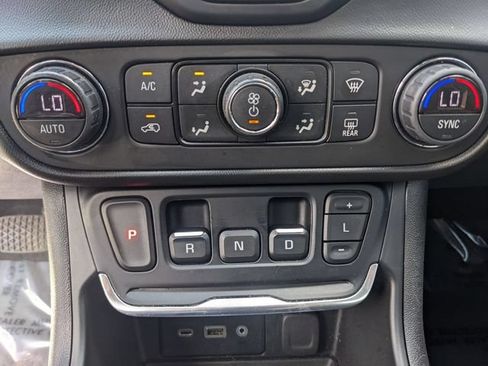 Used 2018 GMC Terrain SLE w/ Driver Convenience Package FWD image 22