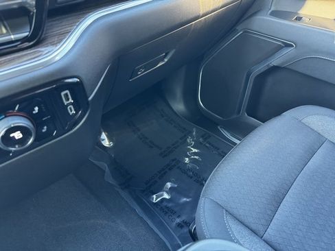 Used 2025 Chevrolet Silverado 3500 LT w/ Convenience Package image 19