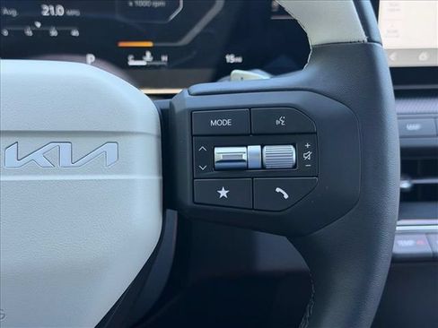 New 2026 Kia K4 GT-Line FWD image 25