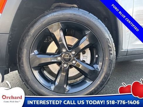 Used 2023 Jeep Grand Cherokee L Altitude image 11