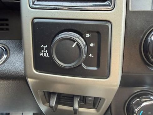 Used 2019 Ford F250 Lariat w/ Lariat Ultimate Package AWD/4WD image 16