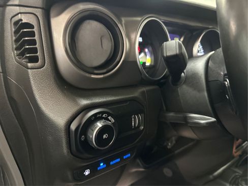 Used 2023 Jeep Wrangler Unlimited w/ Cold Weather Group AWD/4WD image 20