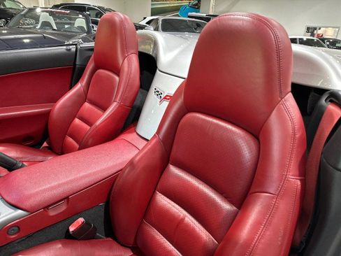 Used 2006 Chevrolet Corvette Convertible w/ Preferred Equipment Group RWD image 55