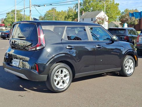 Certified 2023 Kia Soul S image 6