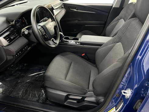 Used 2025 Toyota Camry LE image 2