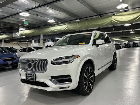 Certified 2024 Volvo XC90 B5 Plus w/ Protection Package Premier image 5
