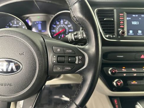 Used 2019 Kia Sedona EX image 24
