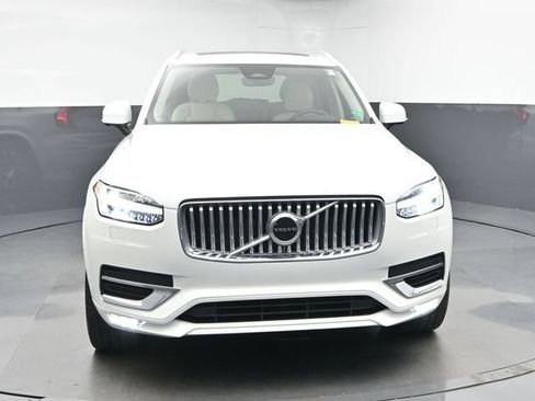 Used 2024 Volvo XC90 B5 Core w/ Protection Package Premier AWD/4WD image 2