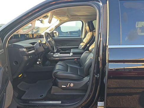 Used 2025 Lincoln Navigator L Reserve AWD/4WD image 9