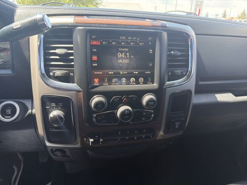 Used 2015 RAM 2500 Laramie w/ Convenience Group AWD/4WD image 12