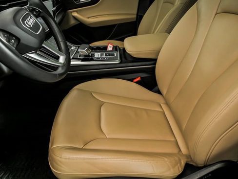 Used 2023 Audi Q8 Premium w/ Convenience Package image 12