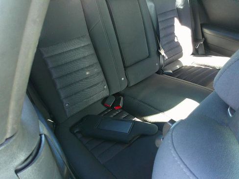 Used 2010 Dodge Challenger SE image 7